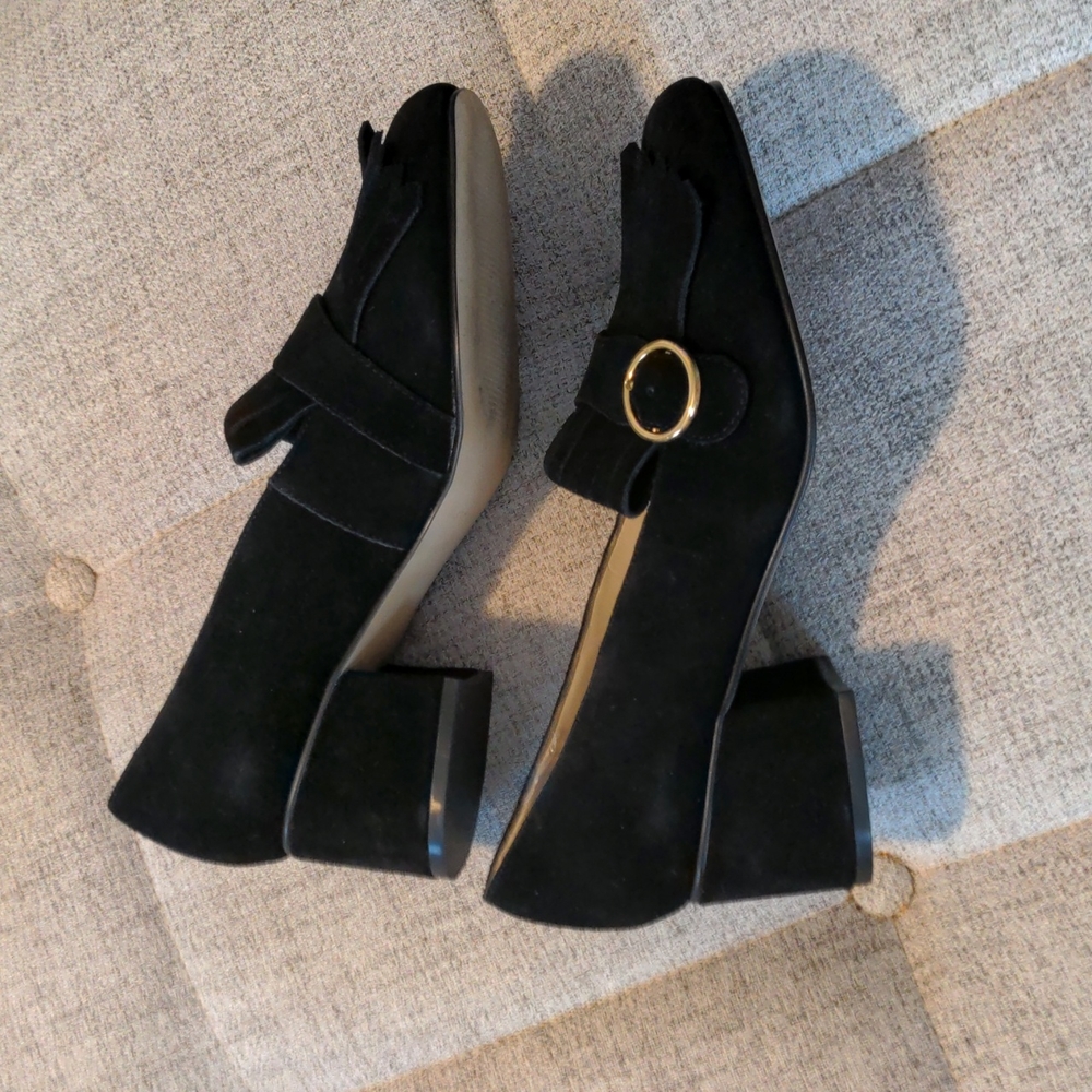Marc Fisher black with gold buckle fringe suede heels size 8.5